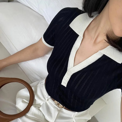 Élise | Elegant Knit Top with Contrast Collar