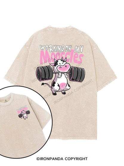 WORKING ON MY MOOSCLES printed Gym Shirt